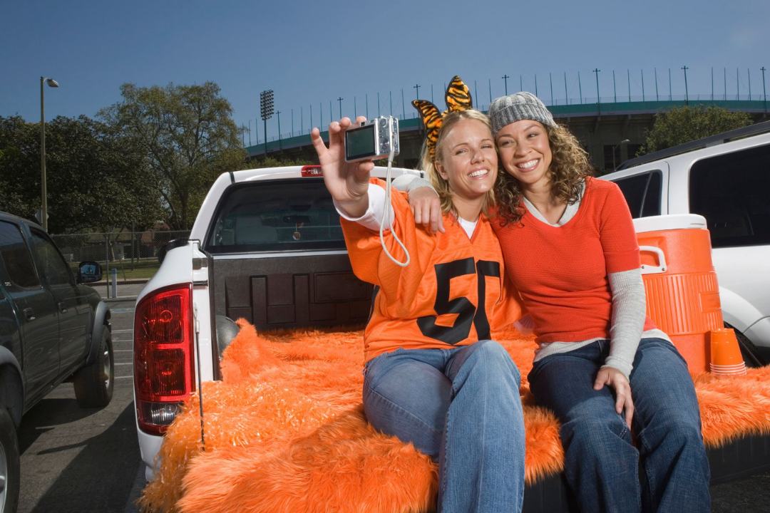 What To Wear To A Tailgate